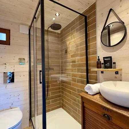 Chalet Rare Petit Sur Le Barque A Rames Clim Aiguebelette-le-Lac