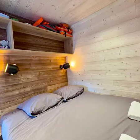 Chalet Rare Petit Sur Le Barque A Rames Clim *